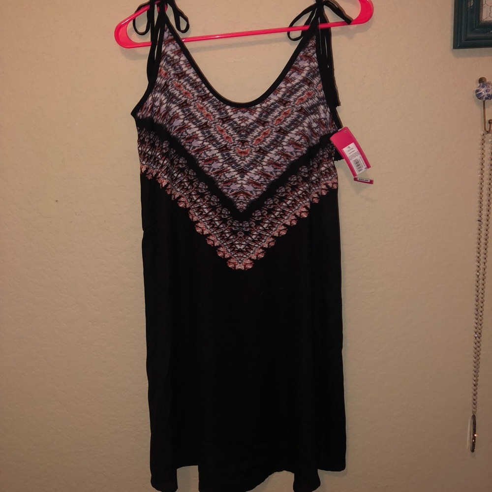 Cute flowy dress with multi color pattern